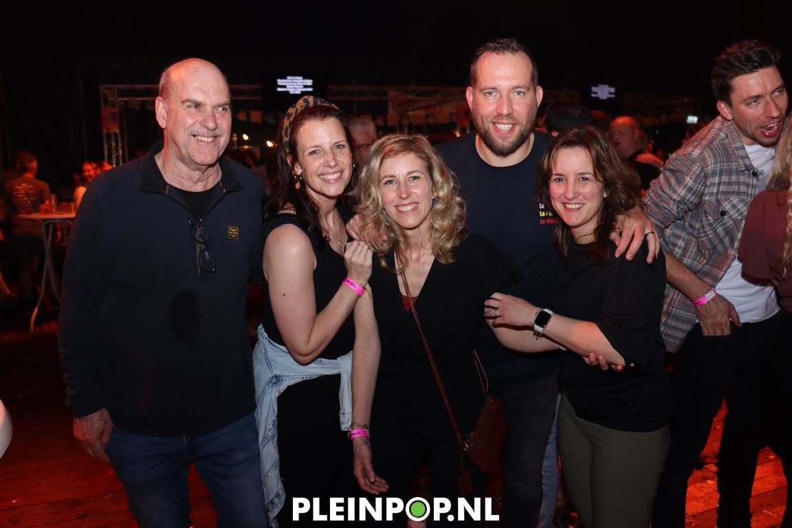 Vrijdag Publiek  (100)